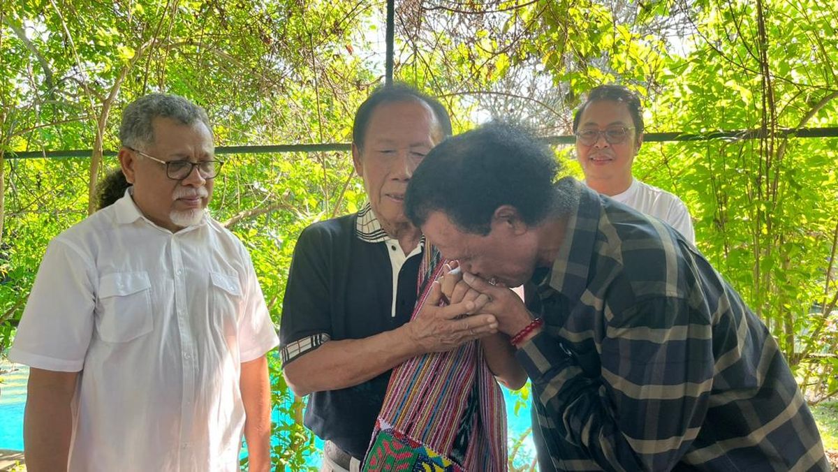 Hercules Minta Maaf ke Sutiyoso: Beri Kain Timor hingga Cium Tangan